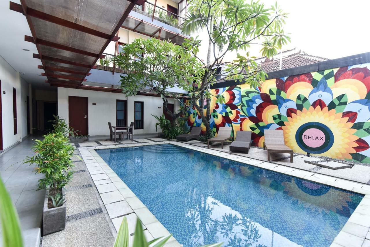 Hotel Reddoorz Near Legian Street Kuta Lombok Exterior foto