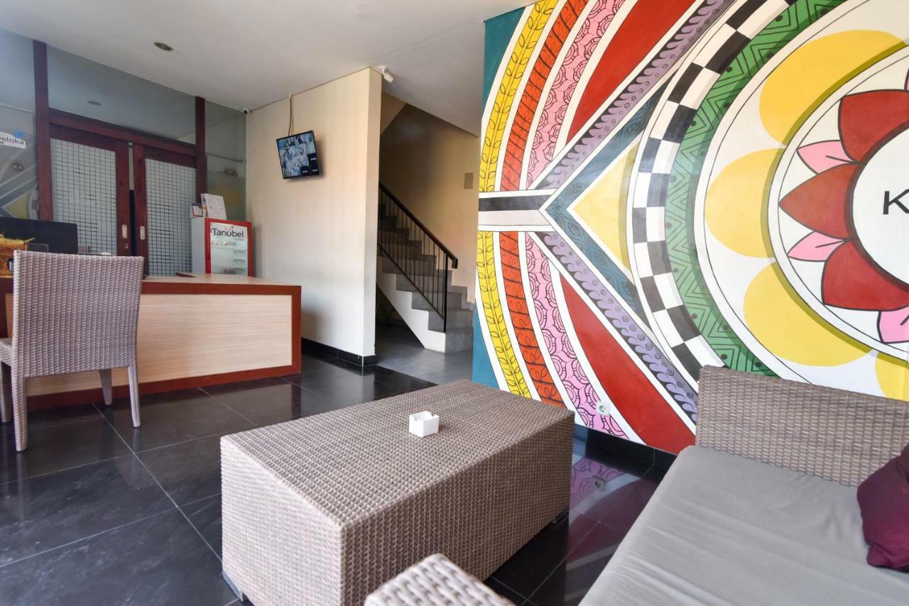 Hotel Reddoorz Near Legian Street Kuta Lombok Exterior foto